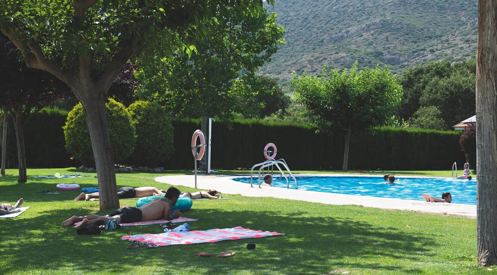 La Noguera Camping Sant Llorenç de Montgai Exterior foto