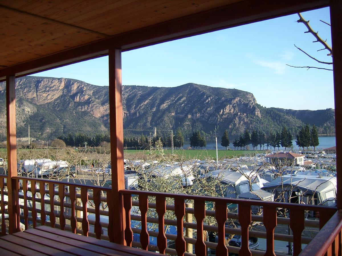 La Noguera Camping Sant Llorenç de Montgai Exterior foto
