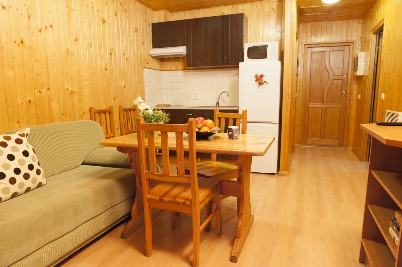 La Noguera Camping Sant Llorenç de Montgai Exterior foto