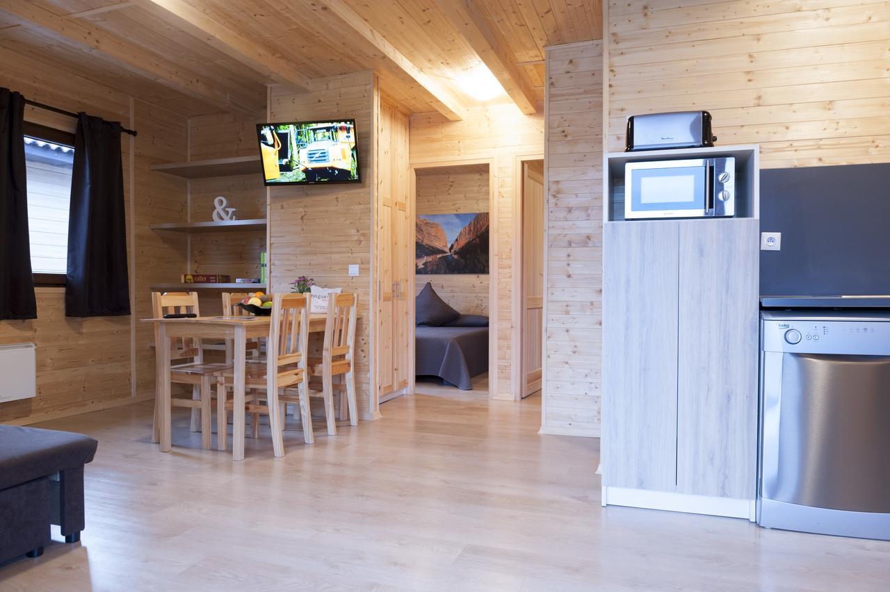 La Noguera Camping Sant Llorenç de Montgai Exterior foto