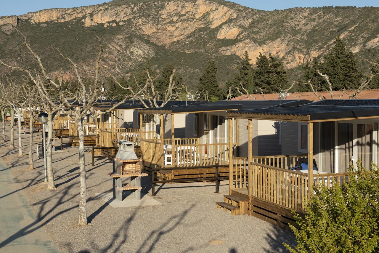 La Noguera Camping Sant Llorenç de Montgai Exterior foto